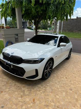 BMW 330e 2.0 16V TURBO HÍBRIDO M SPORT AUTOMÁTICO BMW 330e 2.0 16V TURBO HÍBRIDO M SPORT AUTOMÁTICO
